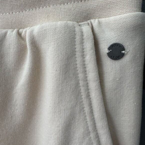 🆕 ROXY JOGGER COLOR CREAM - SIZE LARGE - BRAND NEW - Picture 2 of 4